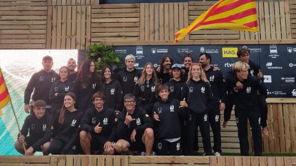 La selecció catalana de surf es prepara per competir als Campionats Autonòmics a Valdoviño